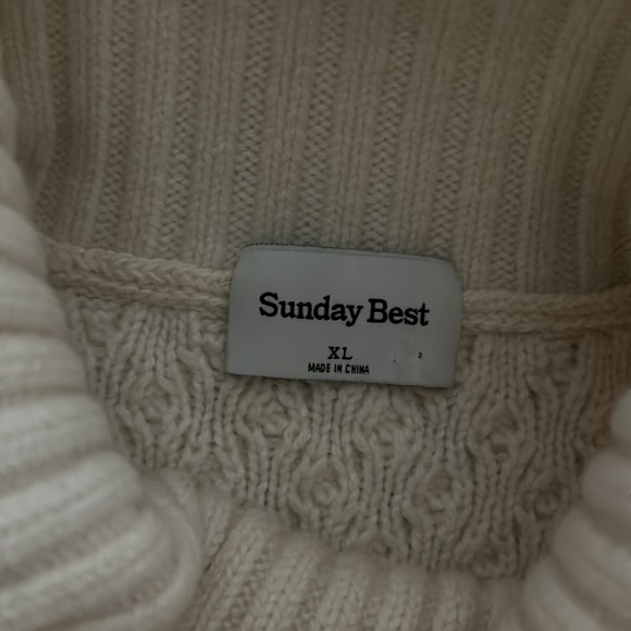 Aritzia knit turtleneck sweater - Picture 2 of 2